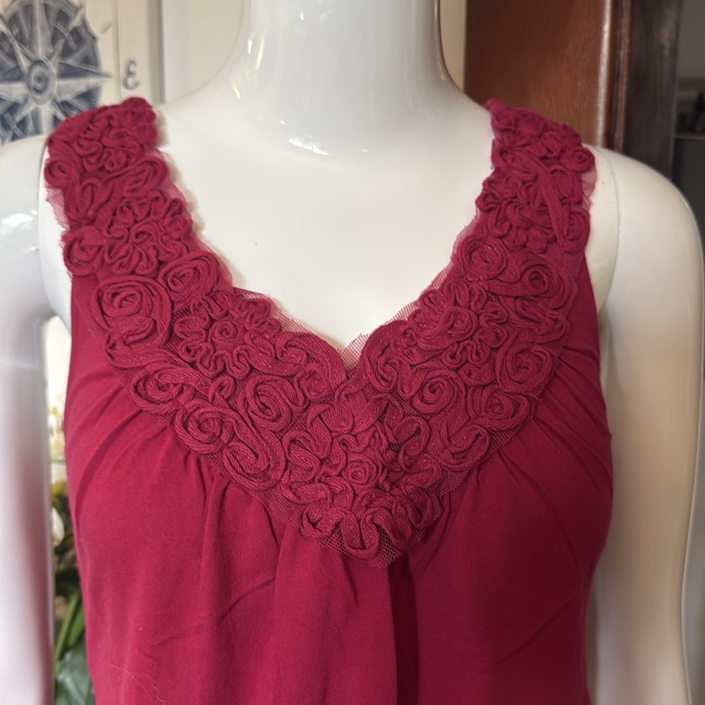 NWT northern reflections size small Elegant Red Sleeveless Top